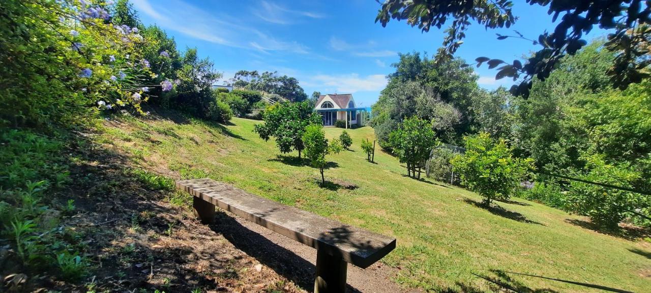 The Quarters Ocean-View Chalet Gisborne Eksteriør bilde