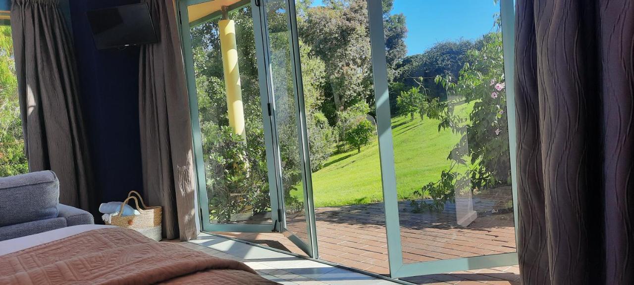 The Quarters Ocean-View Chalet Gisborne Eksteriør bilde